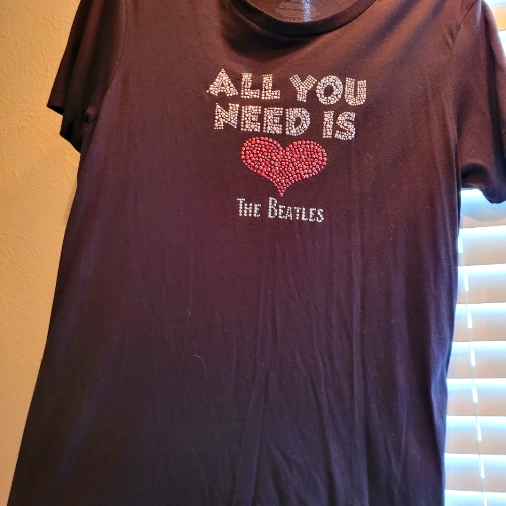 Ladies VL bedazzled Love shirt